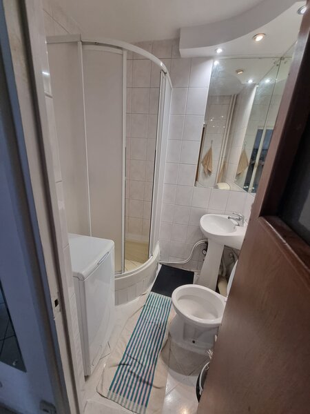 Baba Novac intersectie Tuculescu, 10 minute metrou Dristor,